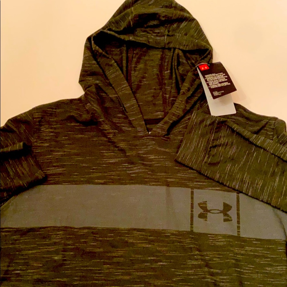 Under Armour fitted hooded pullover